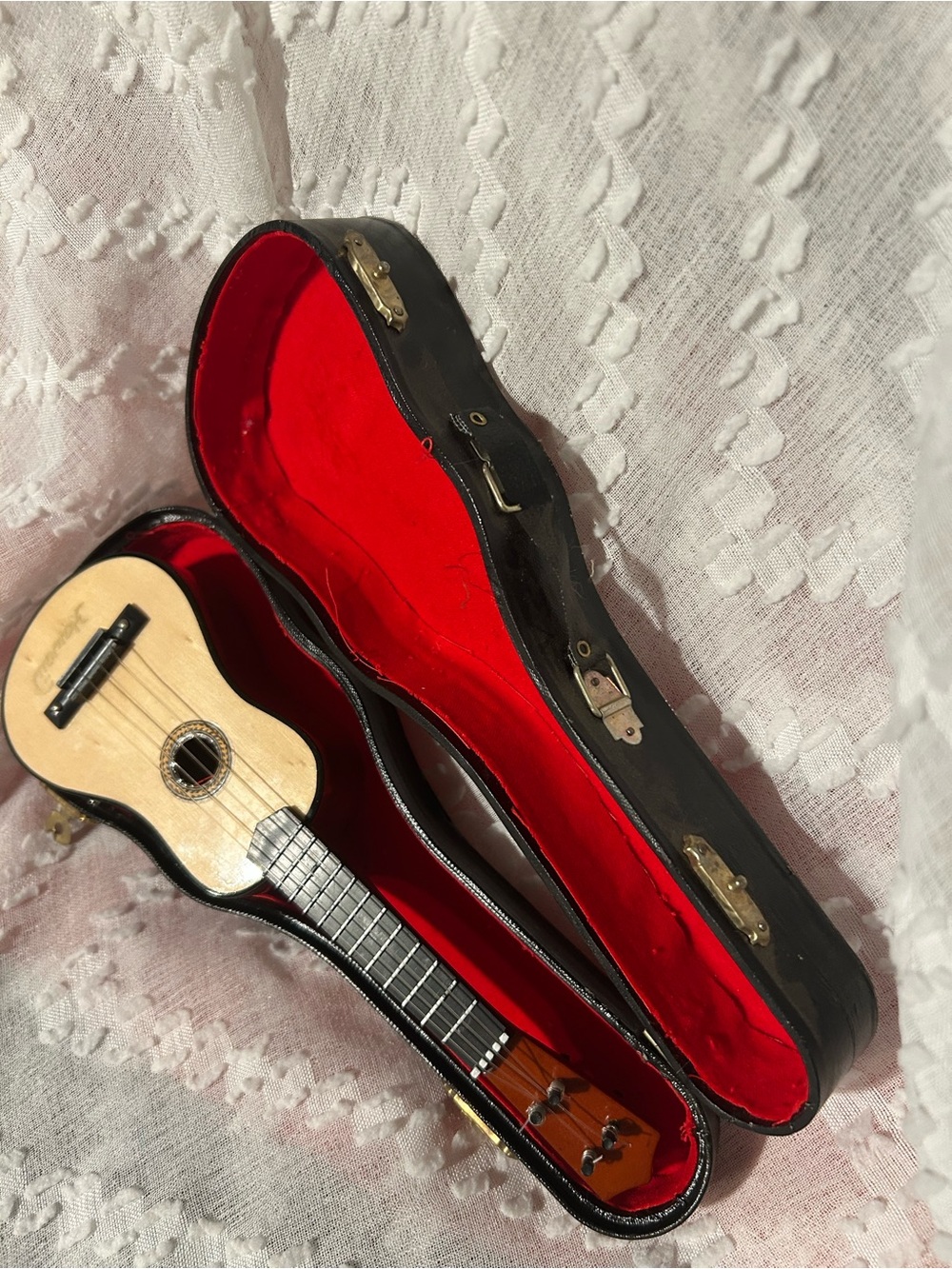 Vintage wind up Miniature Acoustic Guitar in Natural Wood with Red Velvet Case